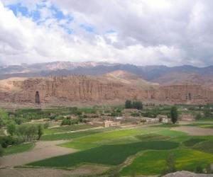 пазл Культурный ландшафт и древние развалины долины Бамиан в Афганистане.